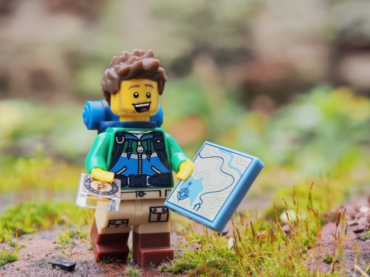 hiker-1984421_1920