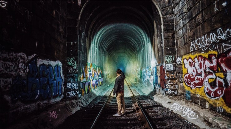 train-tracks-925976_1920